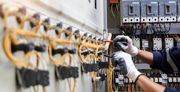 Professional Electrician technician working in Maryville, MO